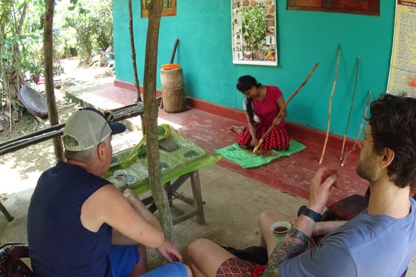 Koggala boat safari, making cinnamon sticks experience