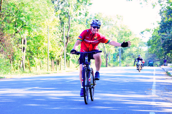 Cycling excursions, city cycling tours, mountain biking in Sri Lanka