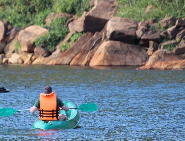 enjoying outdoor recreation on the water at belihuloya adventure camp sri lanka day tours